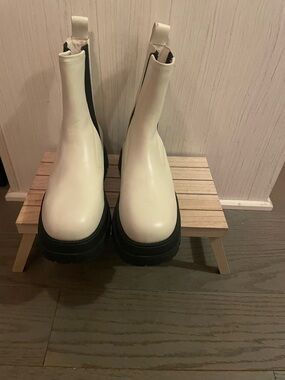 Ash Cream Leather Chelsea Boots with Black Lug Sole